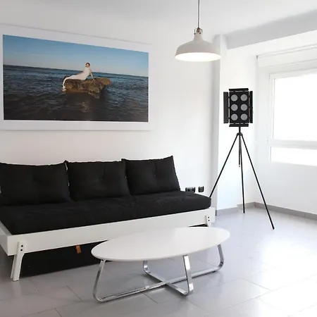 Апартаменты Photo Studio - 5 Mins To Renfe & Centro *