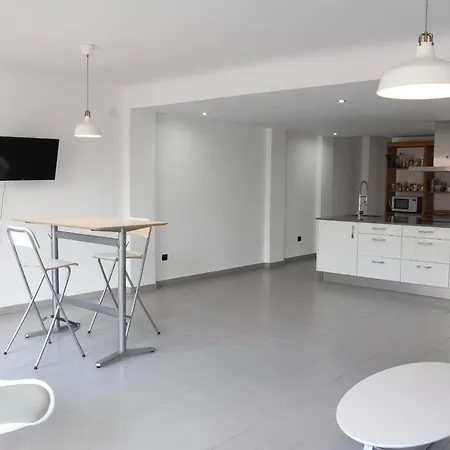 Photo Studio - 5 Mins To Renfe & Centro